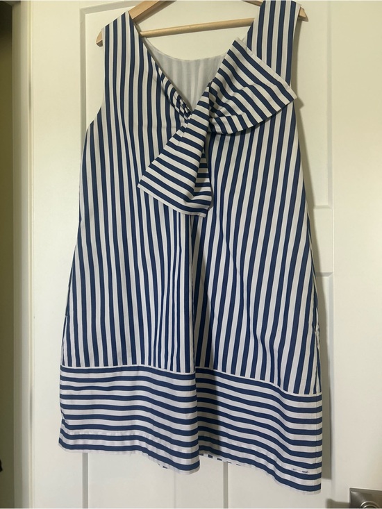 Vineyard Vines Dresses & Skirts - Vineyard Vines, Beachcomber Stripe Bow Back Dress, Size 14, Blue / White